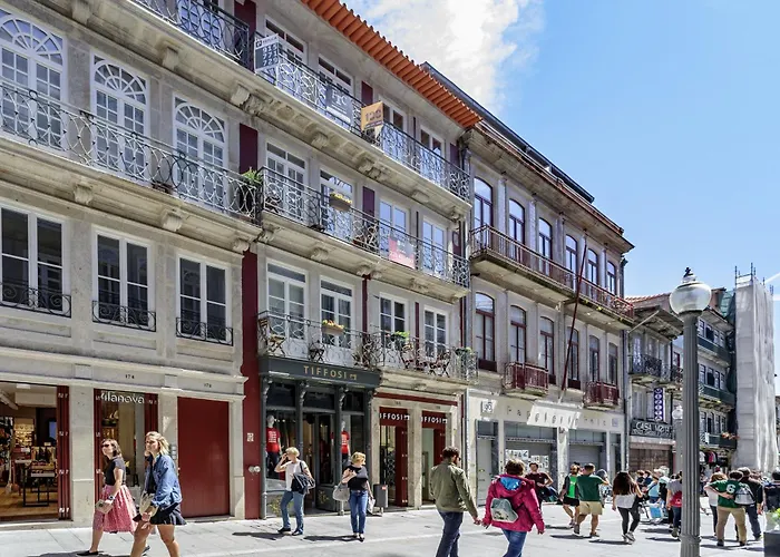 Flores Plaza Apartment