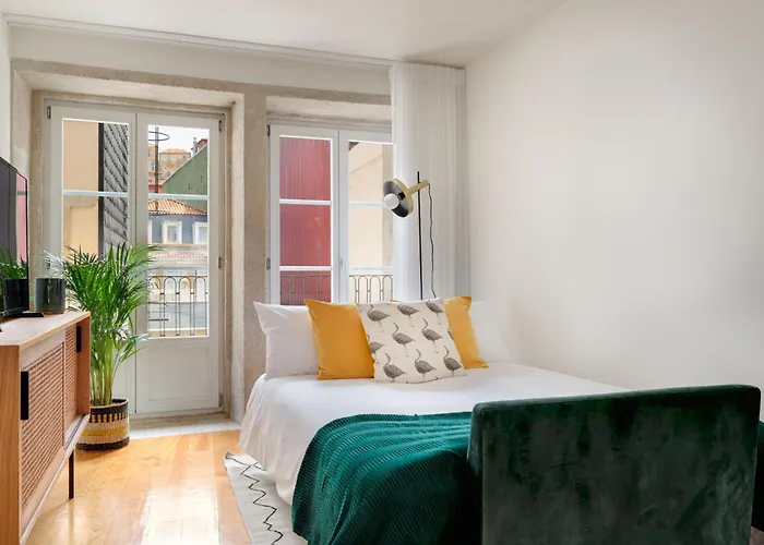 Flores Plaza Apartment Porto