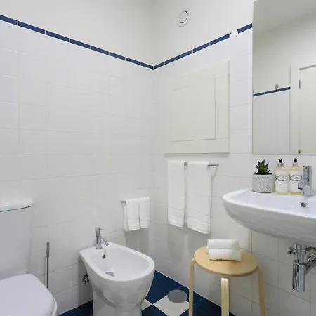 Flores Plaza Apartment
